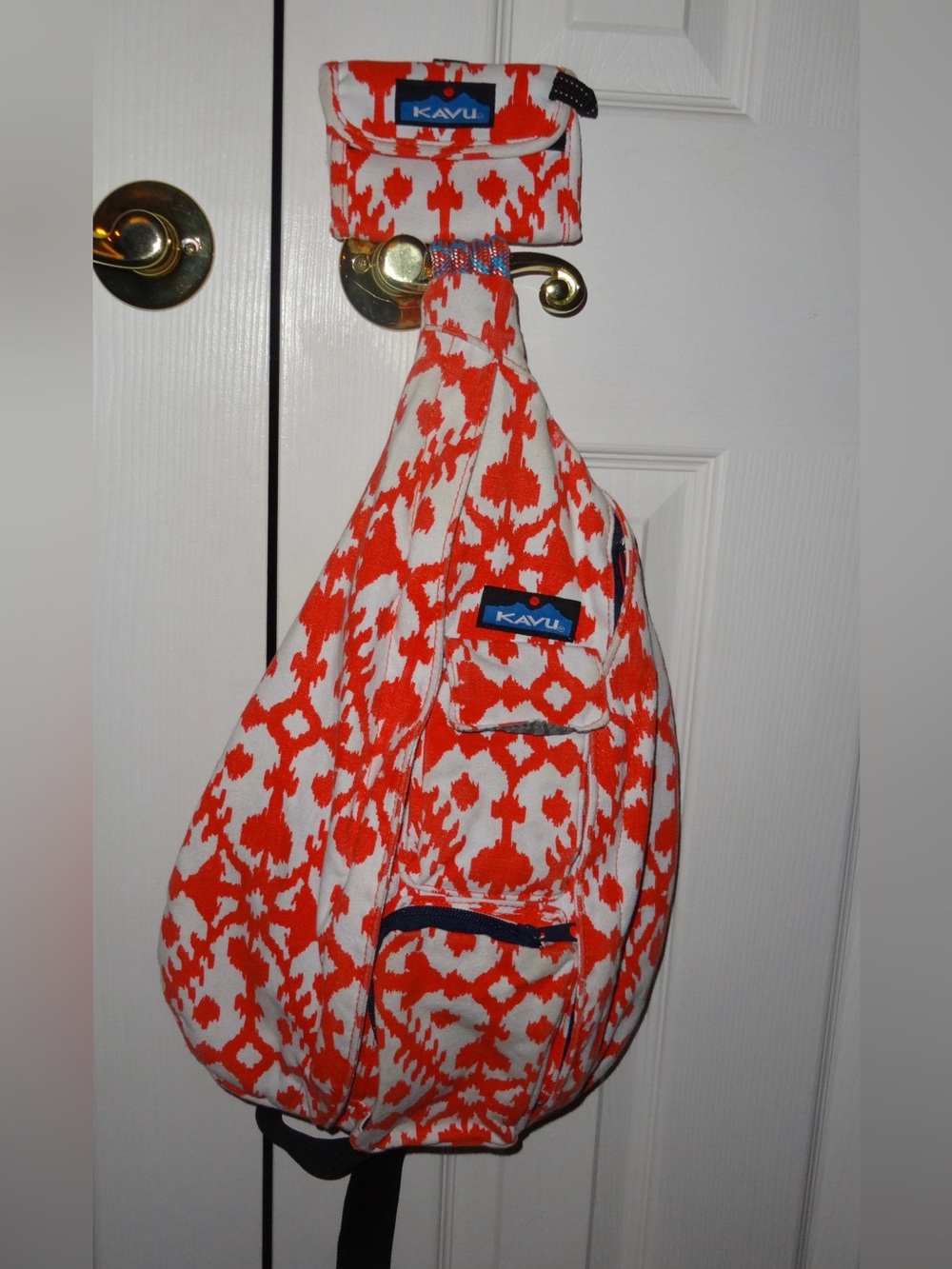 Kavu Orange & White Patterned Rope Sling Pack (with matching wallet)